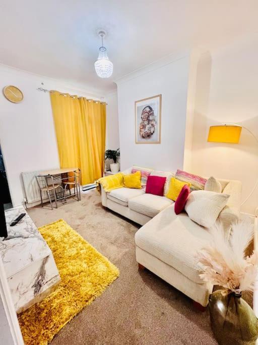 מידלסבורו Lovely 3Bed Home מראה חיצוני תמונה